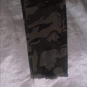 Camo skinny jeans